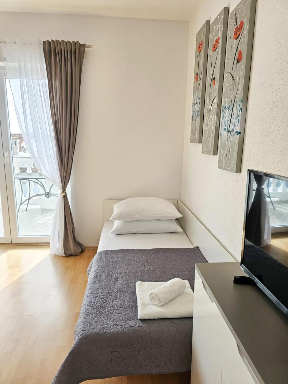 Apartments Karalic Ll Crikvenica Esterno foto